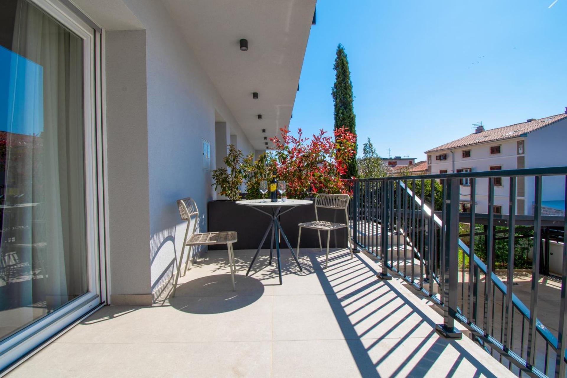 City Life With Free Parking Pula Exterior photo